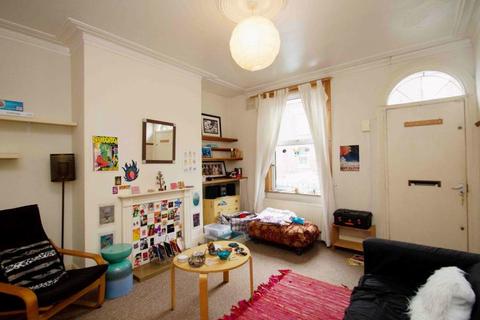 6 Pennington Grove, Leeds, LS6 2JL