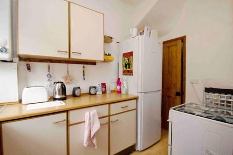 6 Pennington Grove, Leeds, LS6 2JL