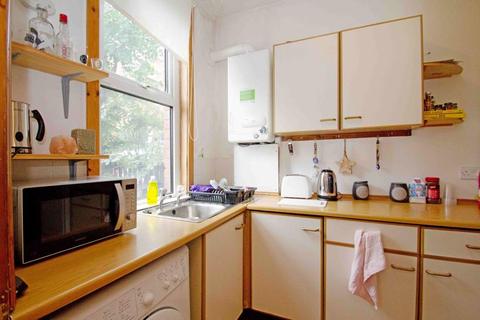 6 Pennington Grove, Leeds, LS6 2JL