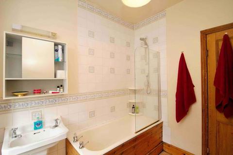 6 Pennington Grove, Leeds, LS6 2JL