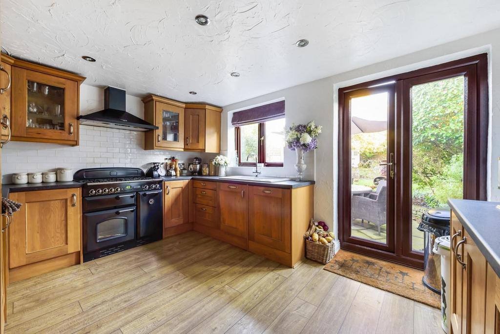 Florence Road, WaltonOnThames, KT12 3 bed end of terrace house £700,000