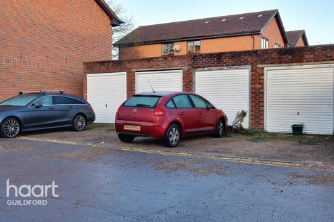 8 Belvedere Close, Guildford, GU2 9NP