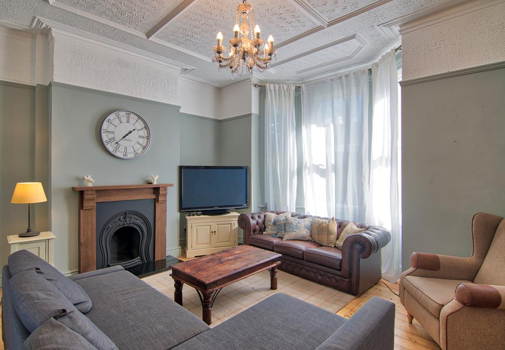 Lisburn Lane, Liverpool, Merseyside, L13 5 bed semidetached house £