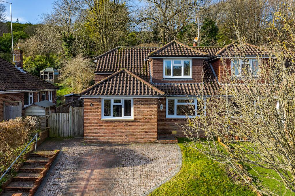 Elvin Crescent, Rottingdean Brighton BN2 3 bed semidetached house £
