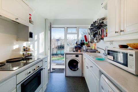 2 bedroom apartment to rent - Lovelace Gardens, Surbiton, KT6