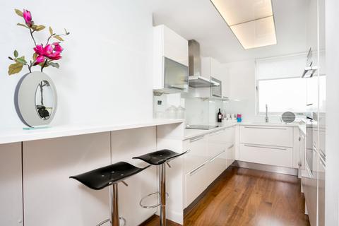 2 bedroom flat for sale - Bilton Towers, Great Cumberland Place, London, W1H