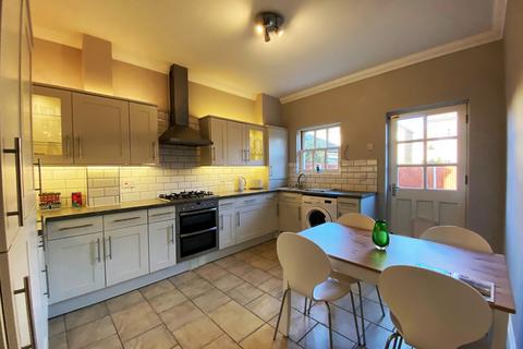 4 bedroom detached house for sale - Ardent Avenue, Walmer, CT14