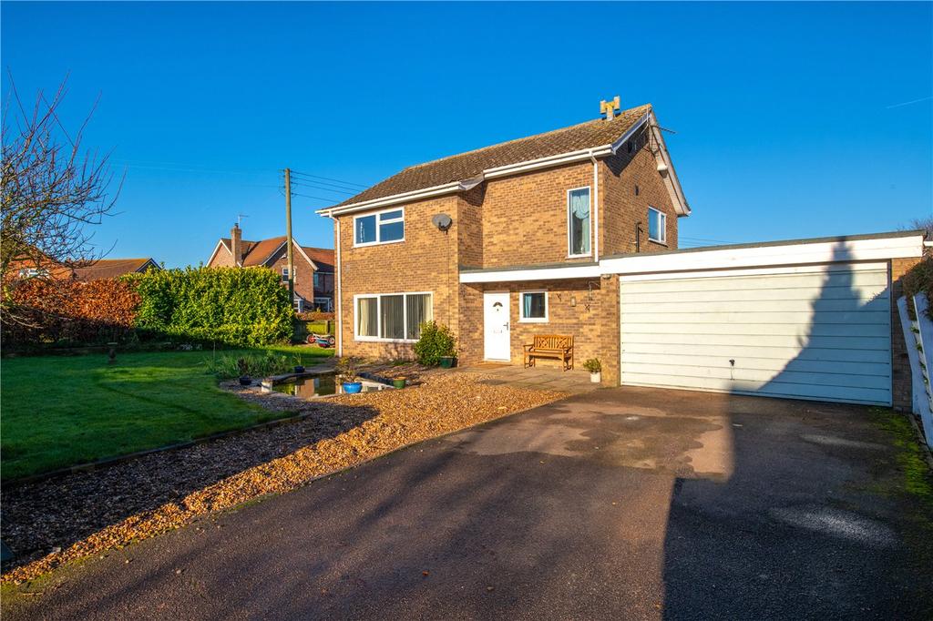 Home Park, Cranwell Village... 3 bed detached house £289,950