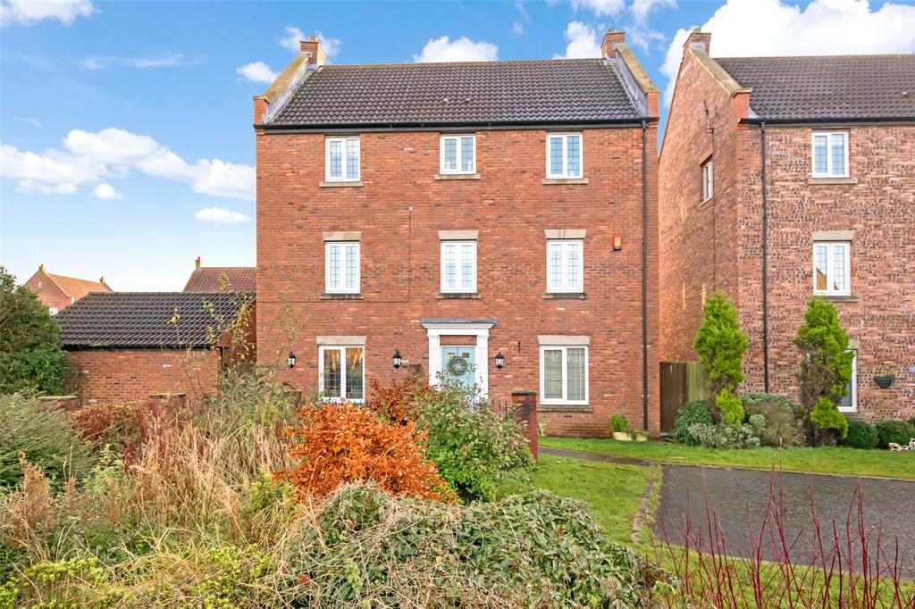 Pennymoor Drive, Middlewich 5 bed detached house £400,000