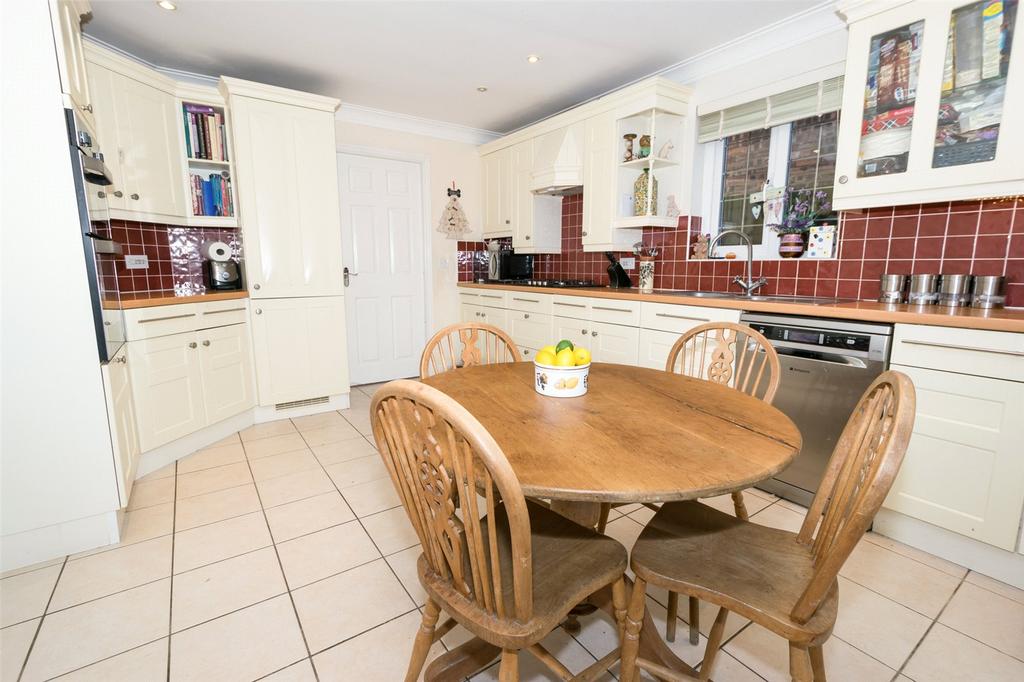 Pennymoor Drive, Middlewich 5 bed detached house £400,000