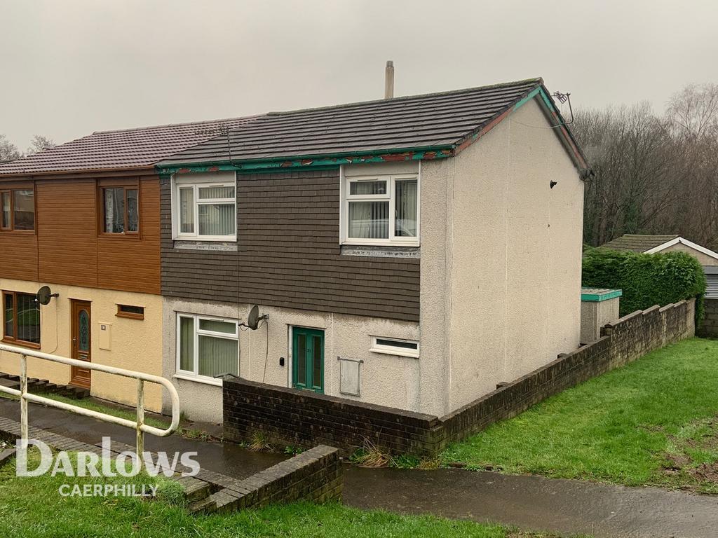 Gwent Court, BLACKWOOD 3 bed terraced house £80,000