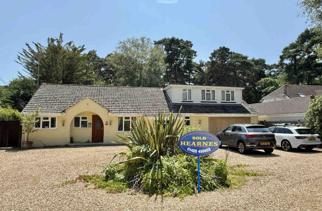 5 bedroom Detached for sale