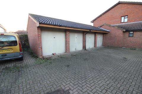 53 Trent Way, Worcester Park, KT4 8TW