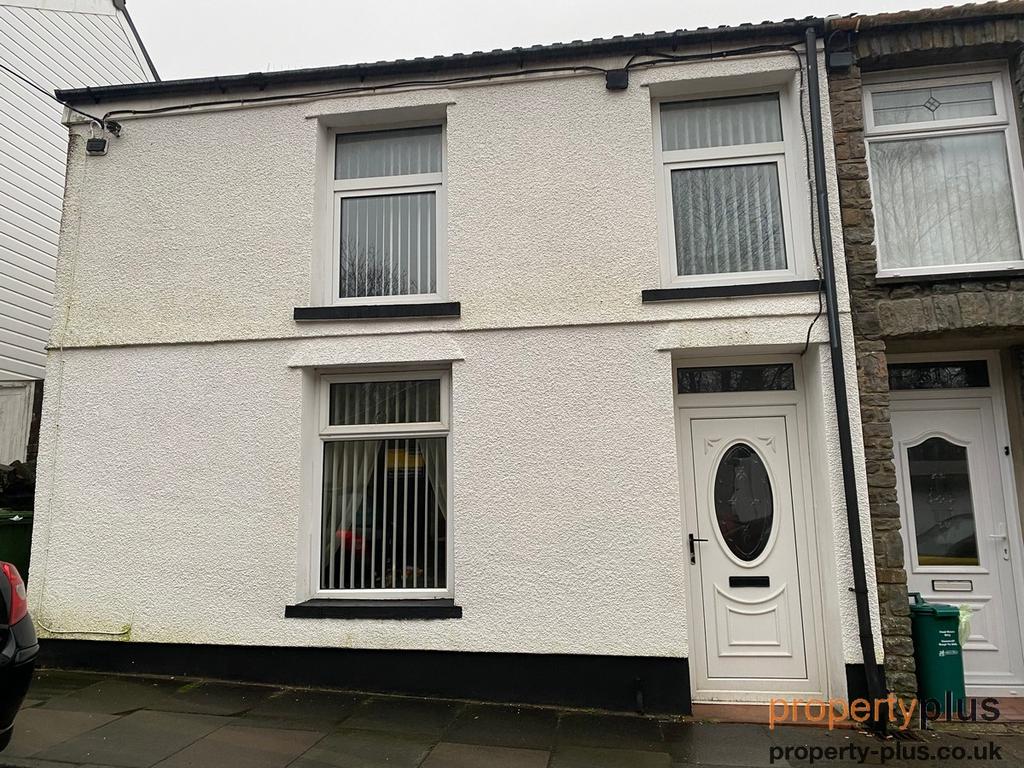 Station Road Tonyrefail Tonyrefail 3 bed end of terrace house £119,000