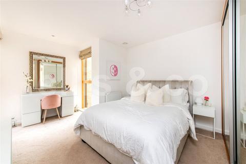 Flat 5, Caledonian Building, 5 Regiment Hill, London, NW7 1FS