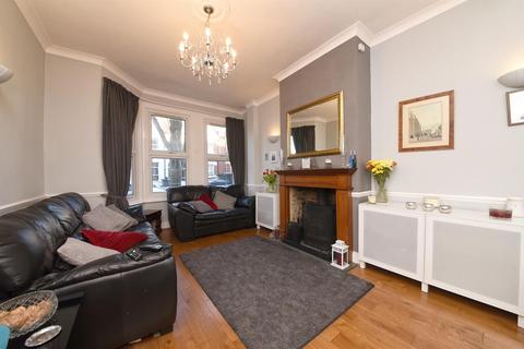 14 Richmond Road, London, N2 8JT