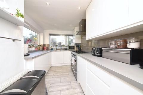 14 Richmond Road, London, N2 8JT