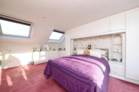 14 Richmond Road, London, N2 8JT
