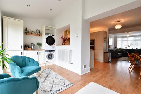 9 Blaker Avenue, Rochester, ME1 2RU