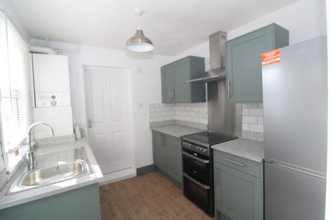 3 bedroom terraced house to rent, Henry Street, Gillingham, Kent, ME8