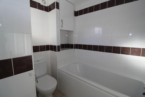 3 bedroom terraced house to rent, Henry Street, Gillingham, Kent, ME8