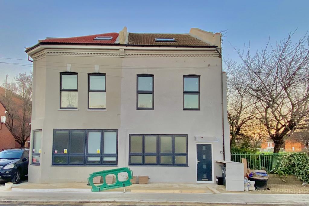Brand New 2 bedroom flat for rent