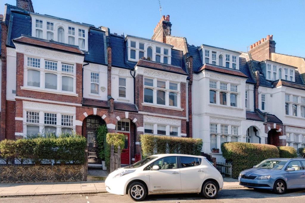 Glenmore Road, London, NW3 2 bed flat £750,000