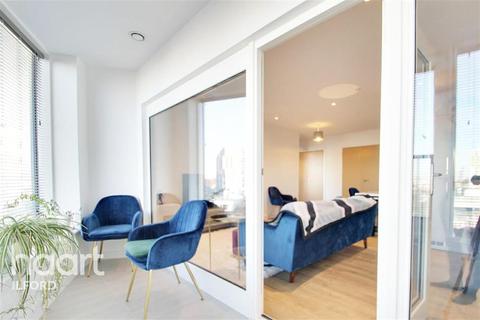 2 bedroom flat to rent - Barking 360