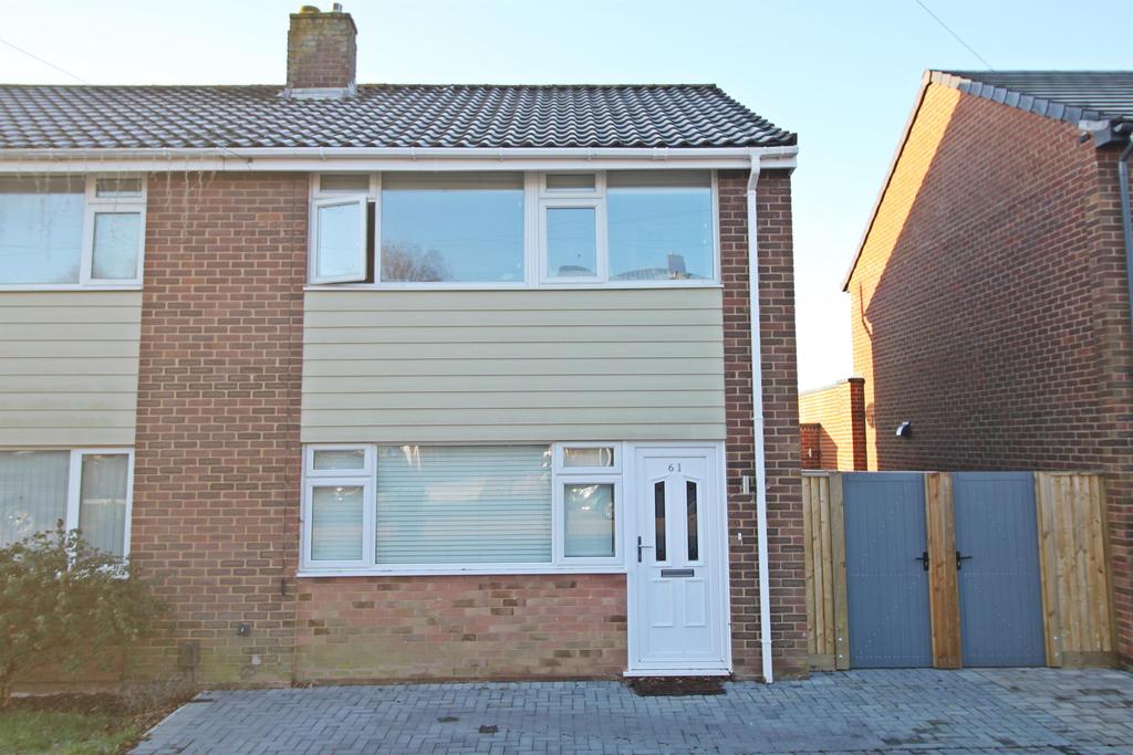The Grove, Sholing, Southampton, SO19 9LW 3 bed semidetached house £