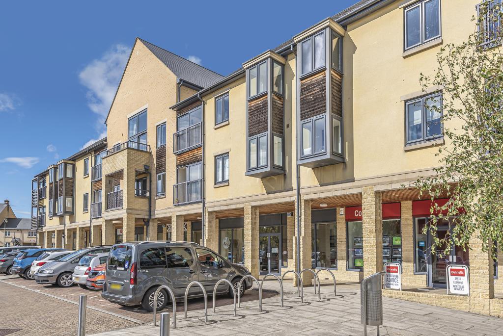 Thornhill Close, Carterton, OX18 2 bed apartment £850 pcm (£196 pw)