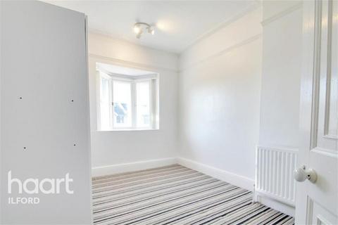 2 bedroom flat to rent, Cranbrook Road