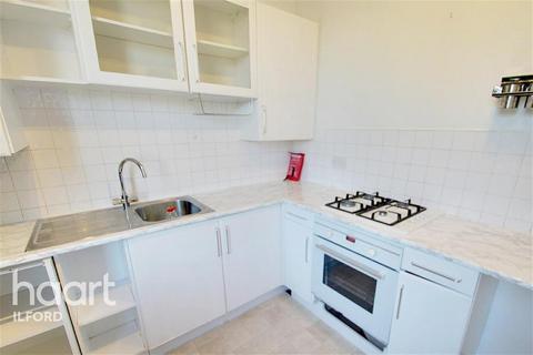 2 bedroom flat to rent, Cranbrook Road