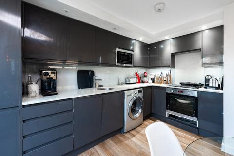 Flat 3, Parkview Apartments, 139 Brookmill Road, London, SE8 4JH