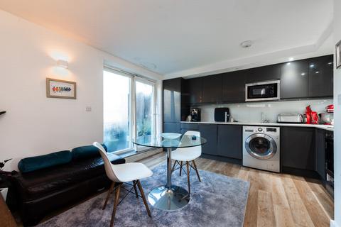 Flat 3, Parkview Apartments, 139 Brookmill Road, London, SE8 4JH
