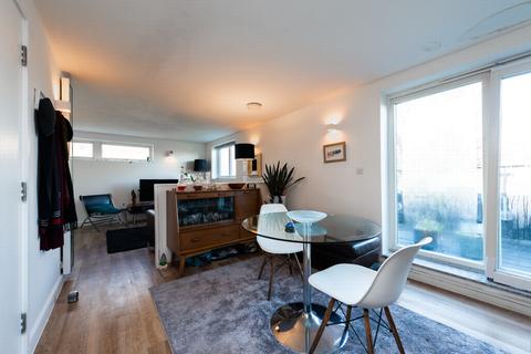 Flat 3, Parkview Apartments, 139 Brookmill Road, London, SE8 4JH