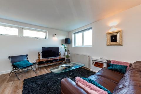 Flat 3, Parkview Apartments, 139 Brookmill Road, London, SE8 4JH