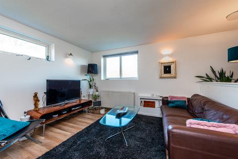 Flat 3, Parkview Apartments, 139 Brookmill Road, London, SE8 4JH