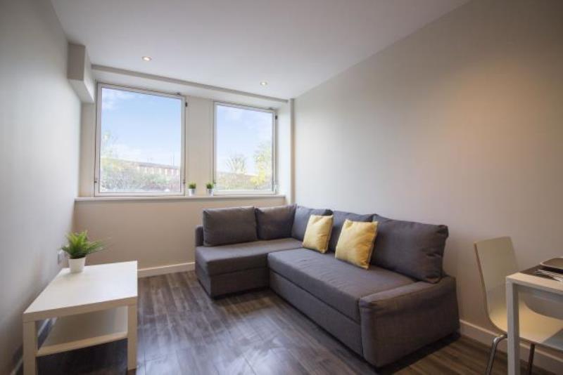 Castleview House, East Lane, Runcorn... 1 bed apartment £400 pcm (£92 pw)