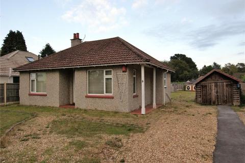 2 bedroom bungalow for sale - Highfield Road, Corfe Mullen, Wimborne, Dorset, BH21 3PE