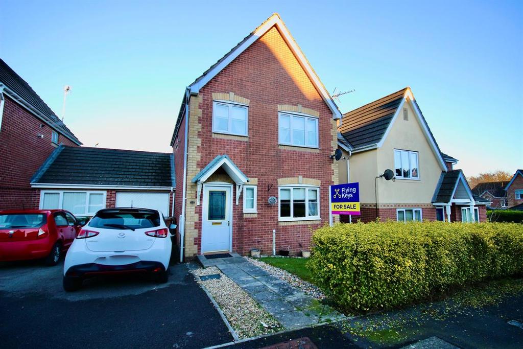 Drive, Pontllanfraith, Blackwood 3 bed detached house for sale