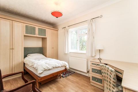 1 Brookfield Road, Bedford, MK41 9JY