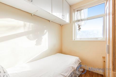 19 Chartham Road, London, SE25 4HN