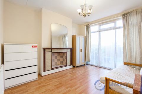 19 Chartham Road, London, SE25 4HN
