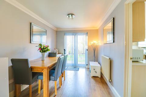 33 Caversham Park Avenue, Rayleigh, SS6 9QA