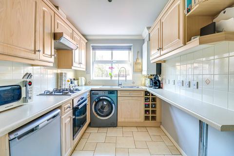 33 Caversham Park Avenue, Rayleigh, SS6 9QA