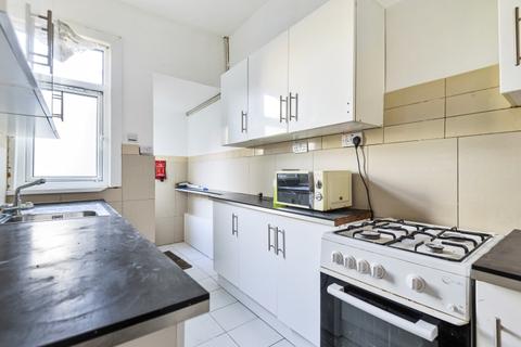 4 bedroom house to rent - Durnsford Road London SW19