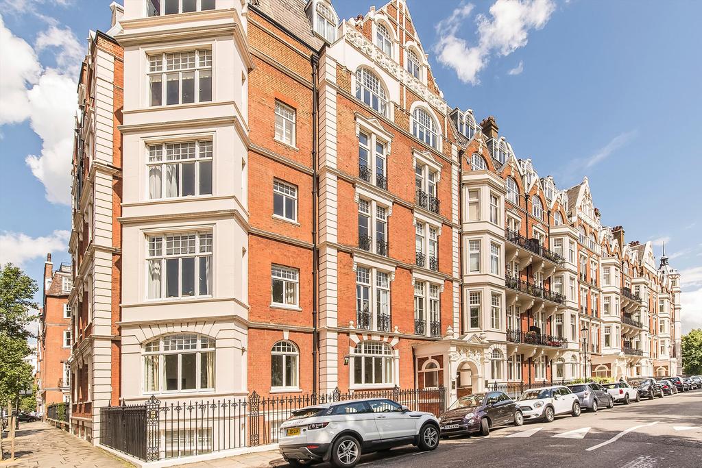 Burton Court Franklins Row London SW3 3 bed flat 3 995 000