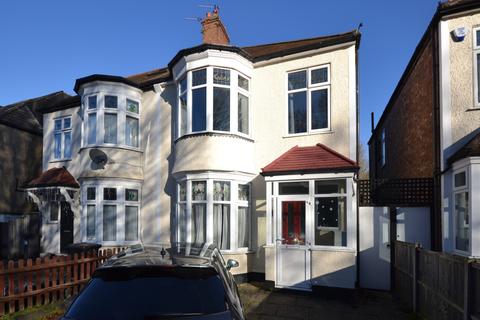 3 bedroom semi-detached house to rent - Queen Anne Avenue Bromley BR2