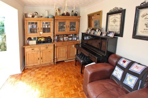 27 New Forest Drive, Brockenhurst, SO42 7QT