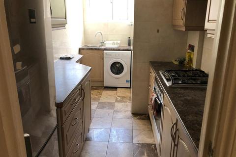 2 bedroom flat to rent - Acol Road, London, NW6 3AE